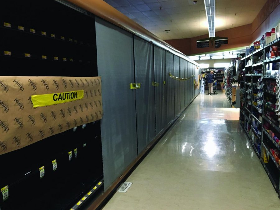 A+United+Markets+grocery+isle+stands+bare+during+Marin+County%E2%80%99s+power+outage.%0A