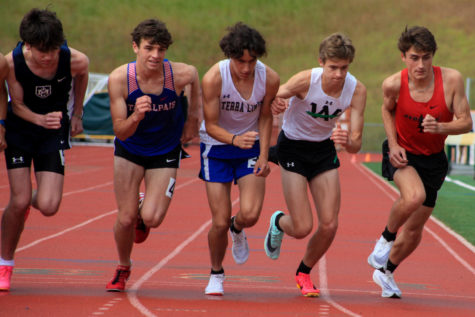 Archie Williams sophomore William Mulliken vies for a top position in the 1600 meter qualifier race on May 4. 