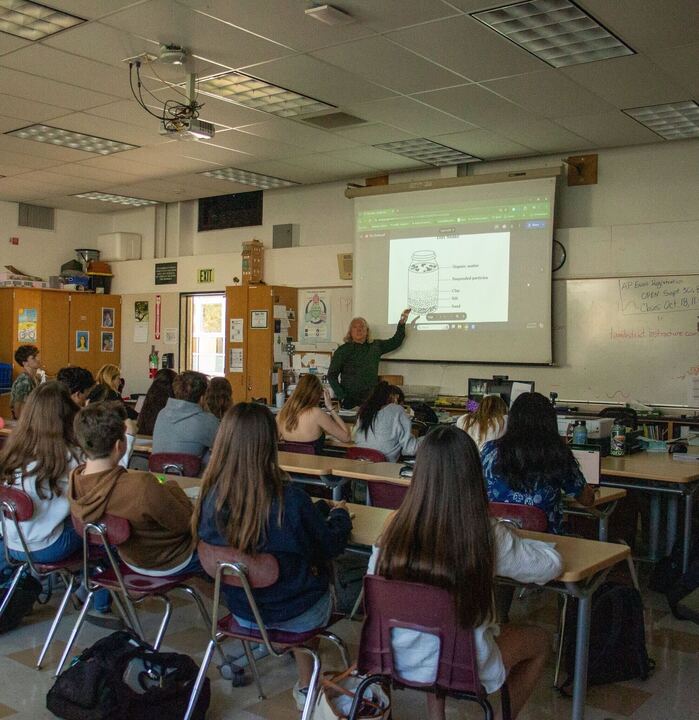 SLC Teacher Clarke Bugbee teaches a SEA-DISC AP Environmental Science class.